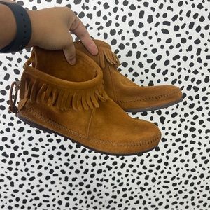 Minnetonka suede leather fringe boho booties boots